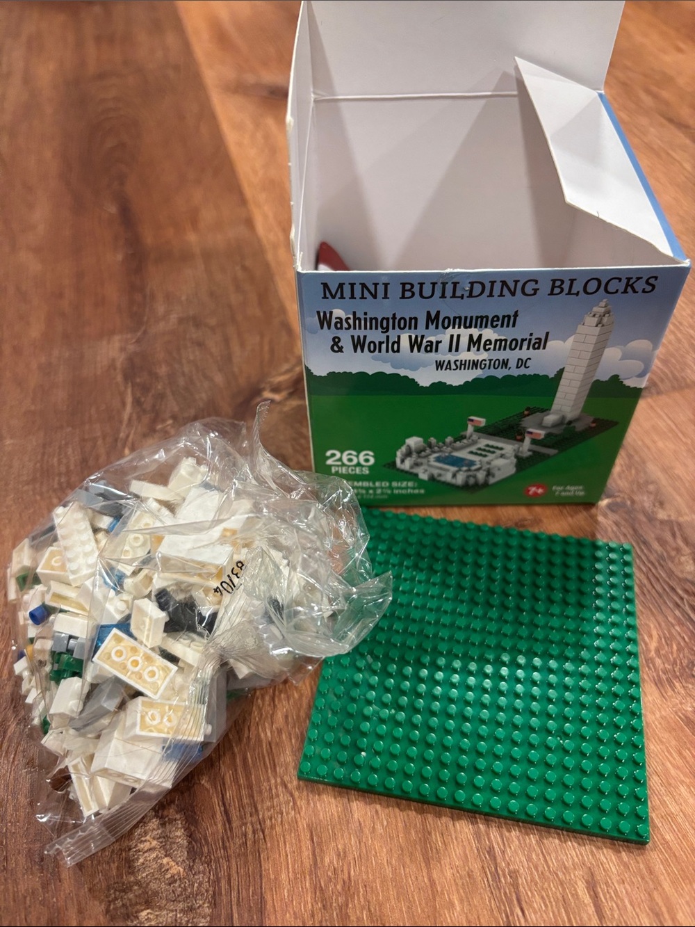 Mini Building Blocks Set ~ Washington Monument & World War II Memorial 266 pcs